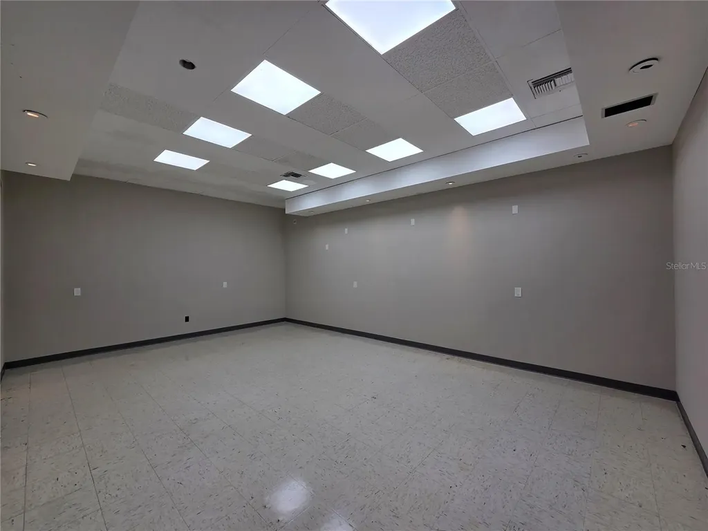 6800 Edgewater Commerce Parkway Orlando FL 32810