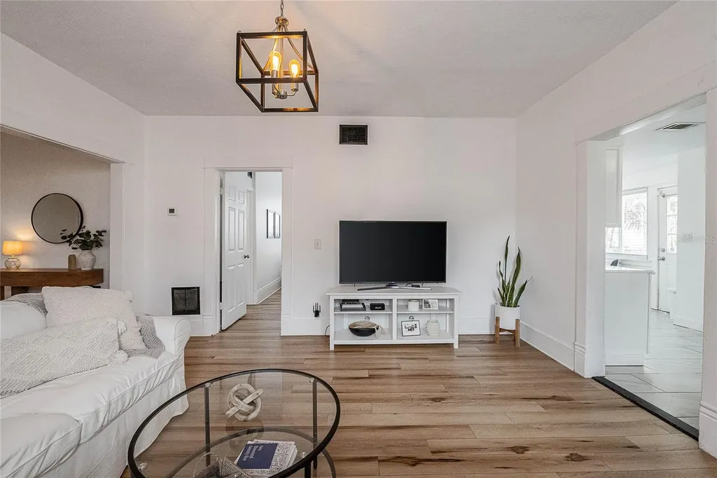 402 E Poinsettia Street Lakeland FL 33803
