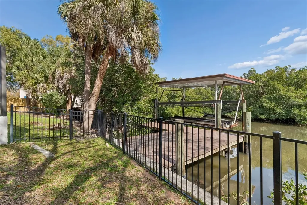 8402 Boxwood Drive Tampa FL 33615