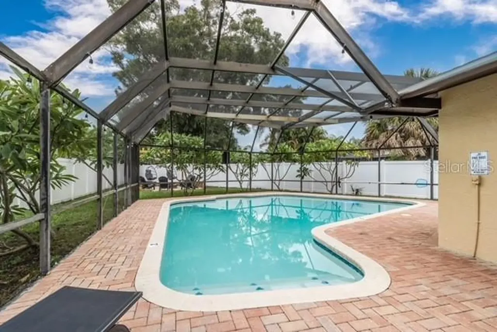 9605 129th Avenue Largo FL 33773