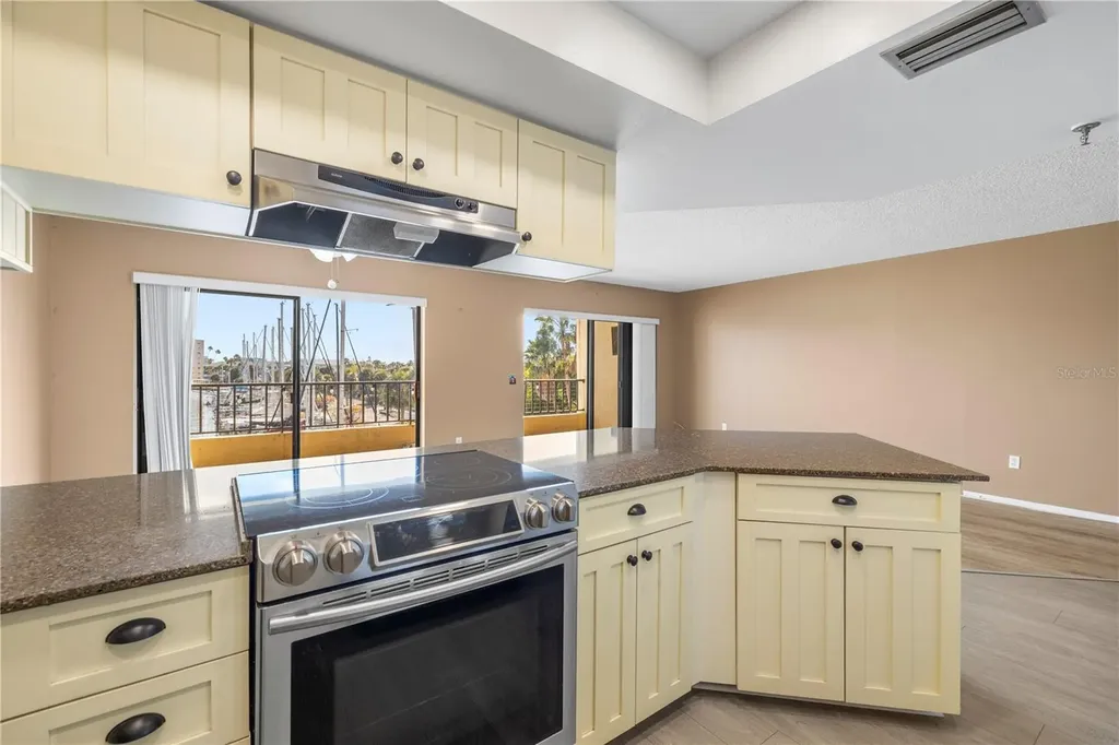 1750 Harbor Place S South Pasadena FL 33707