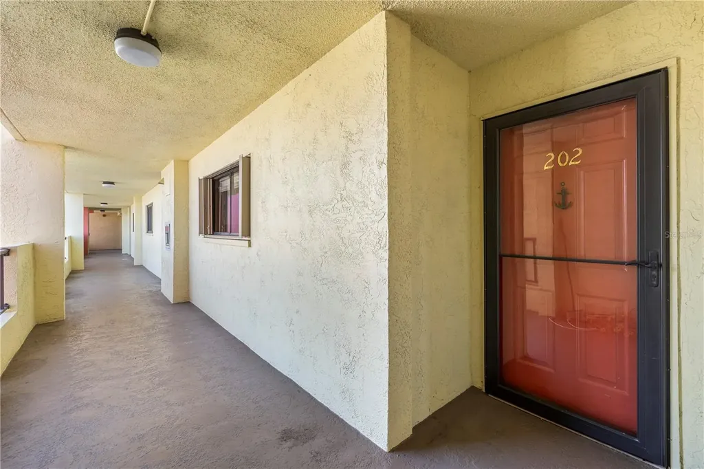 1750 Harbor Place S South Pasadena FL 33707