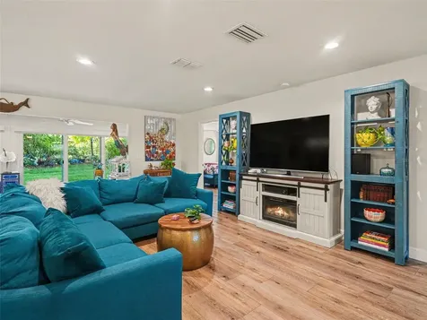 5612 Palm Aire Drive Sarasota FL 34243