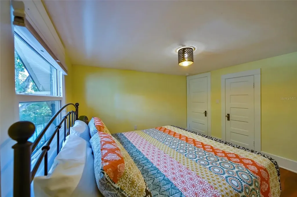 2408 Hillview Street Sarasota FL 34239