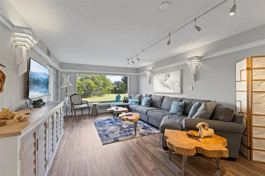 3330 Gulf Of Mexico Drive Longboat Key FL 34228