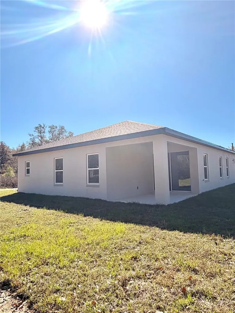 132 W Prairie Street Center Hill FL 33514