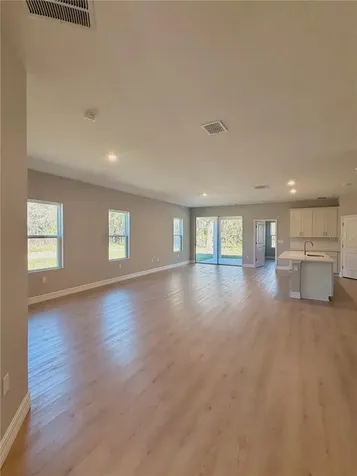 132 W Prairie Street Center Hill FL 33514
