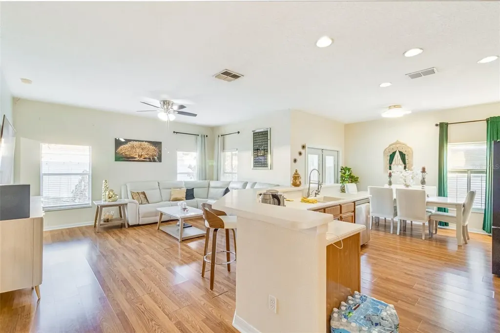 763 Star Pointe Drive Seffner FL 33584