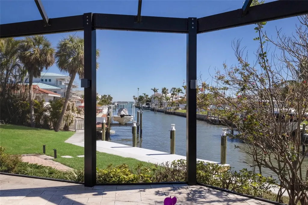 500 Halyard Lane Longboat Key FL 34228