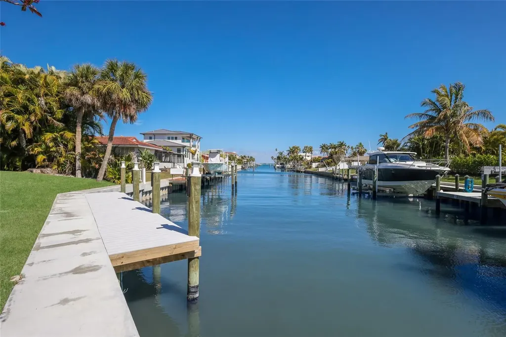 500 Halyard Lane Longboat Key FL 34228