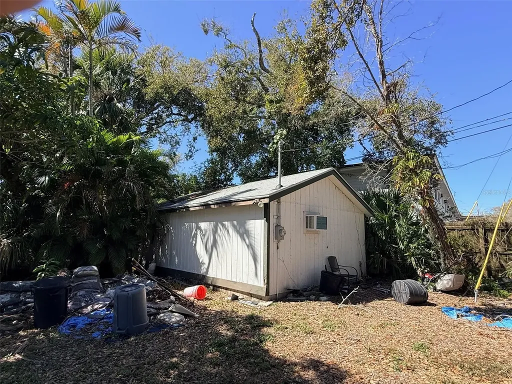 Ling-a-mor Terrace S St Petersburg FL 33705