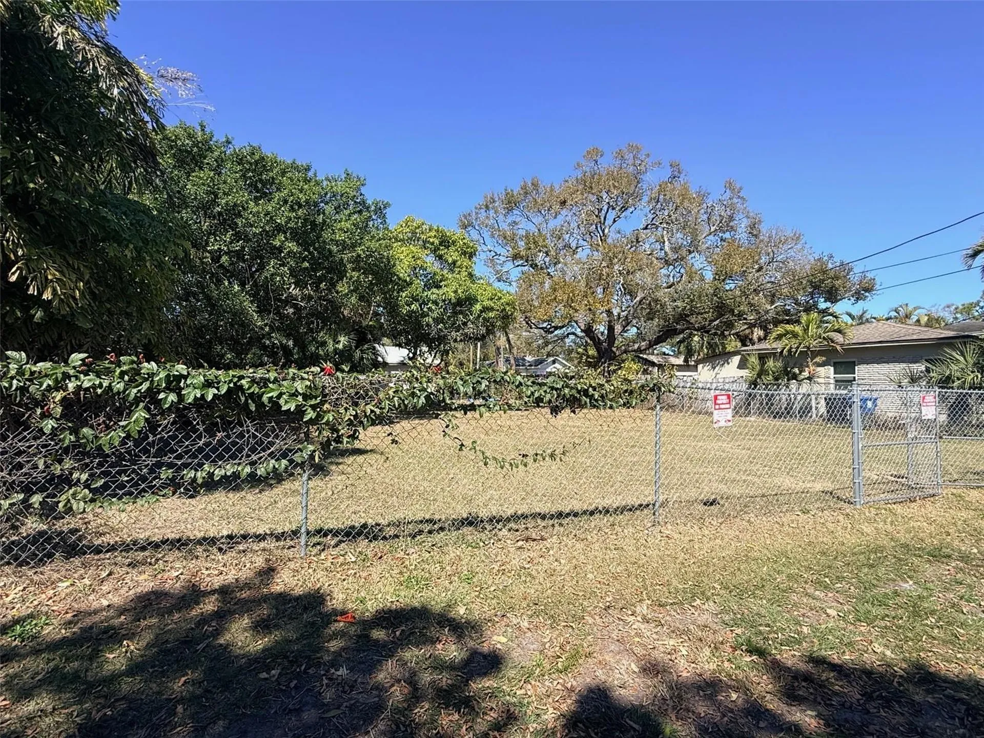 Ling-a-mor Terrace S St Petersburg FL 33705