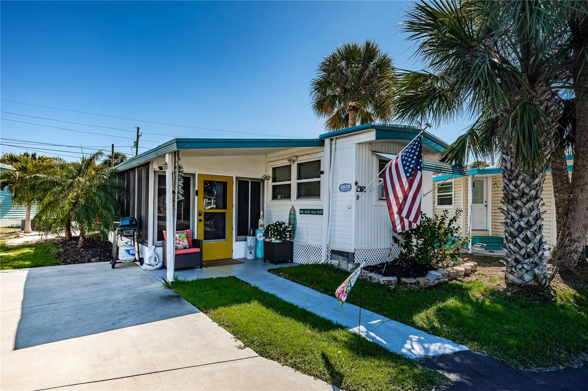 8678 44th Avenue N St Petersburg FL 33709