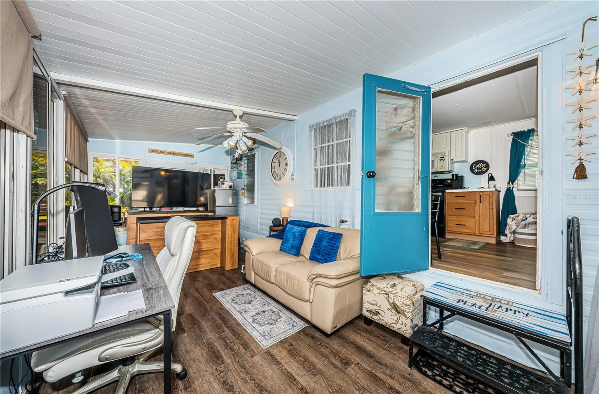 8678 44th Avenue N St Petersburg FL 33709