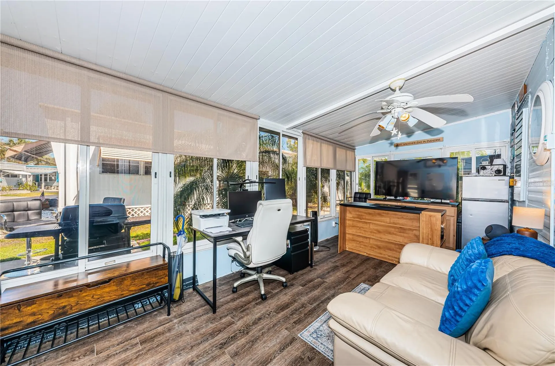 8678 44th Avenue N St Petersburg FL 33709