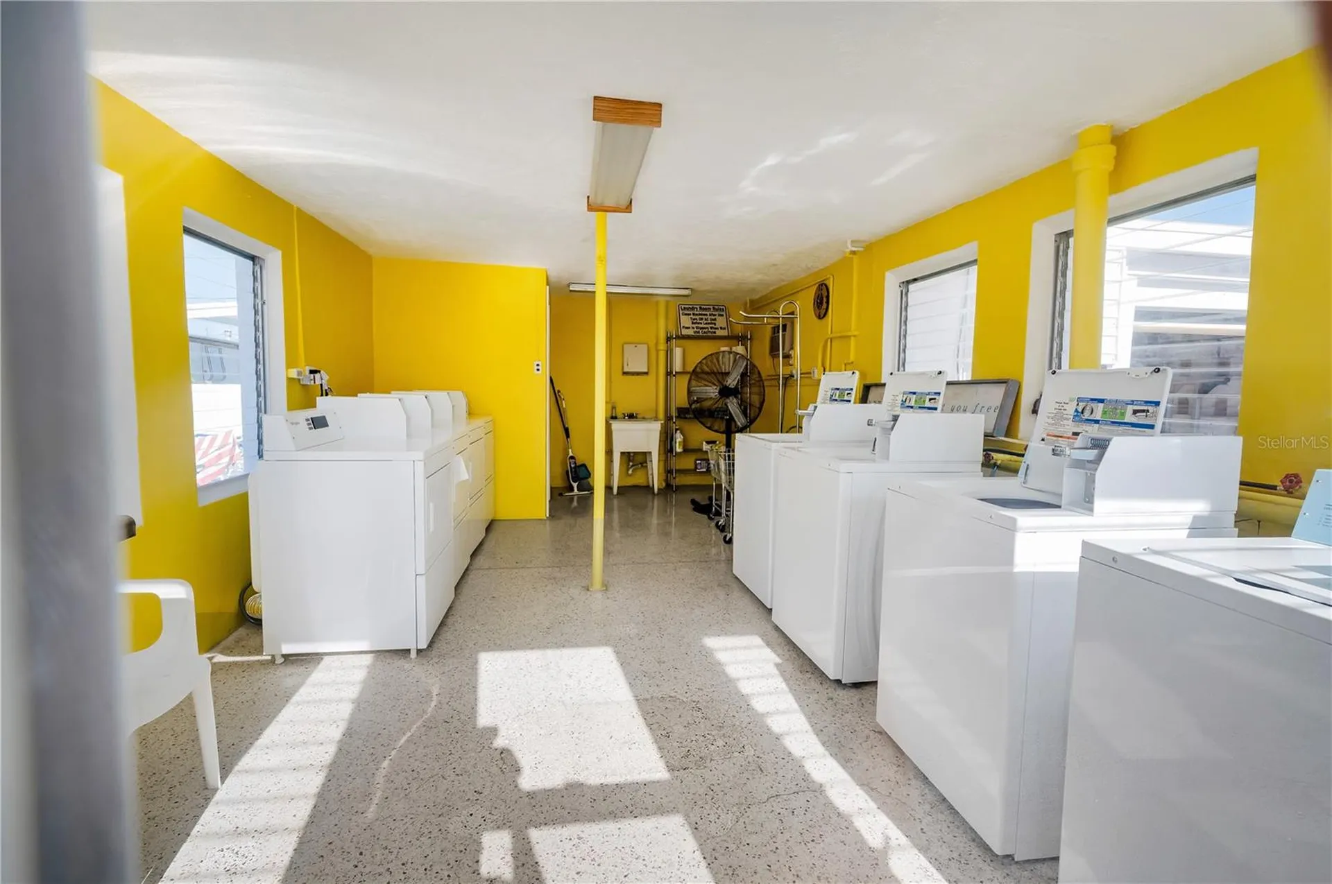 8678 44th Avenue N St Petersburg FL 33709