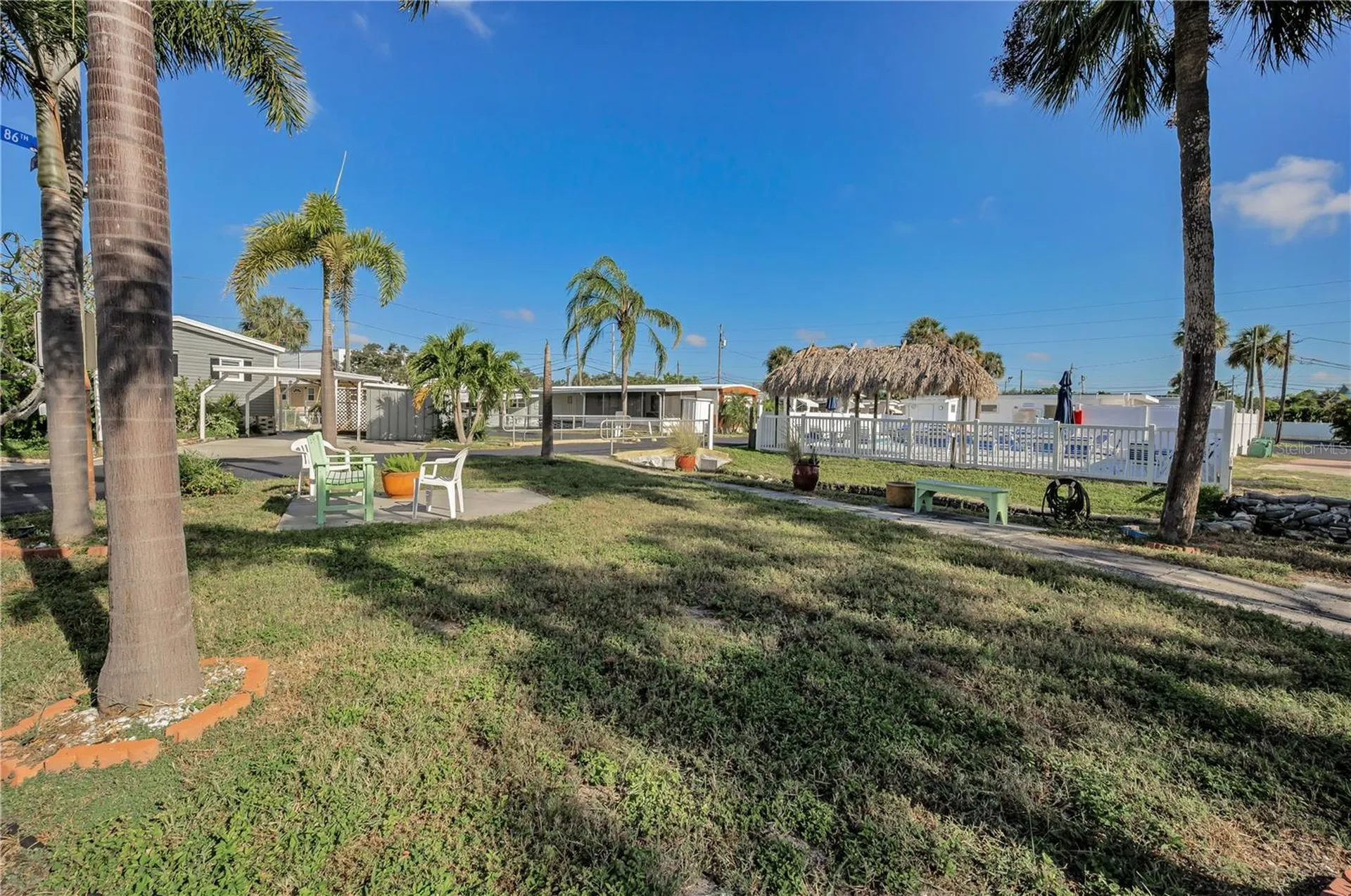 8678 44th Avenue N St Petersburg FL 33709