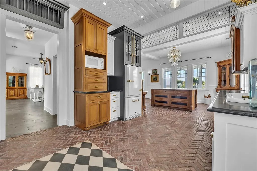 8241 Main Street Bokeelia FL 33922