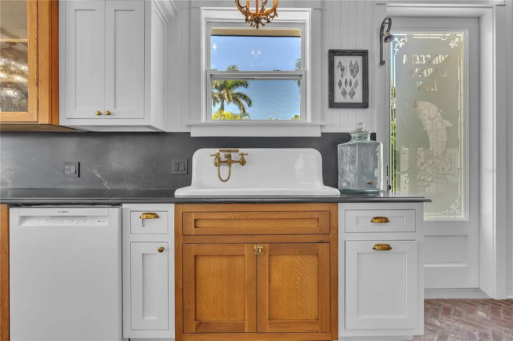 8241 Main Street Bokeelia FL 33922