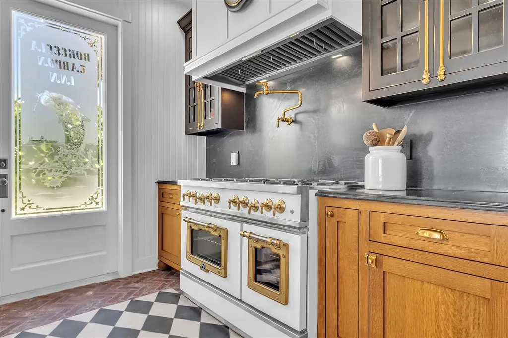 8241 Main Street Bokeelia FL 33922