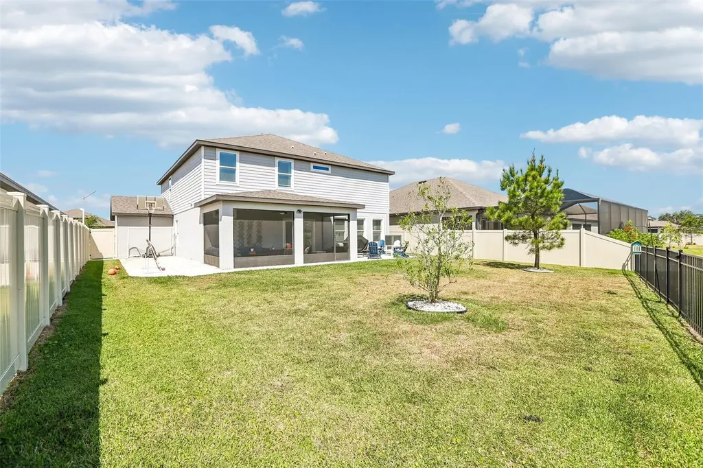 11218 June Briar Loop San Antonio FL 33576