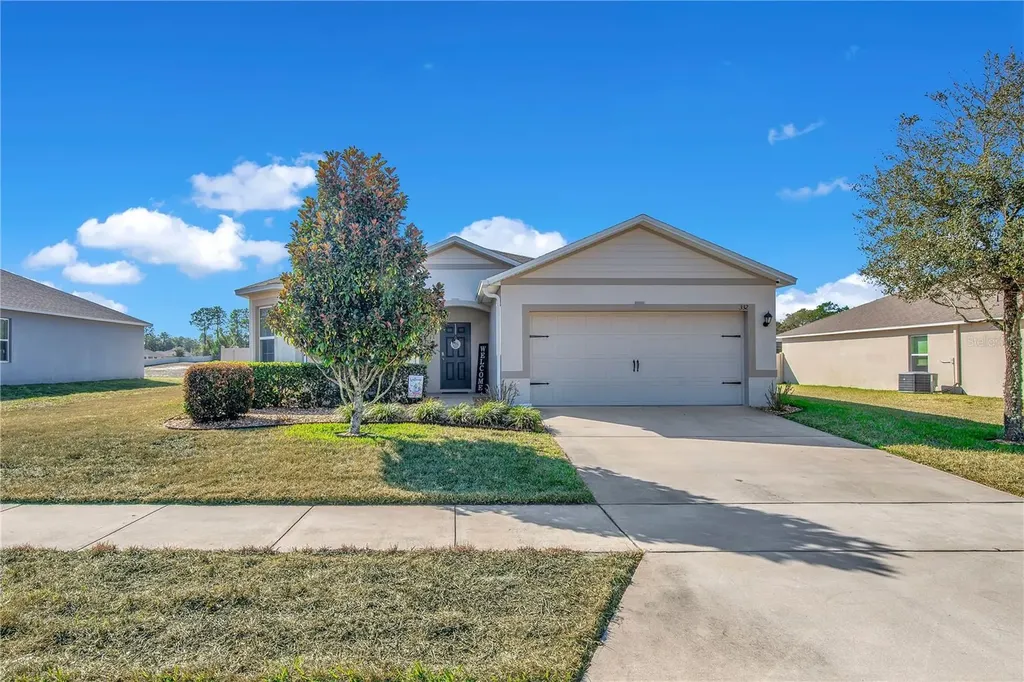 332 Nowell Loop Deland FL 32724