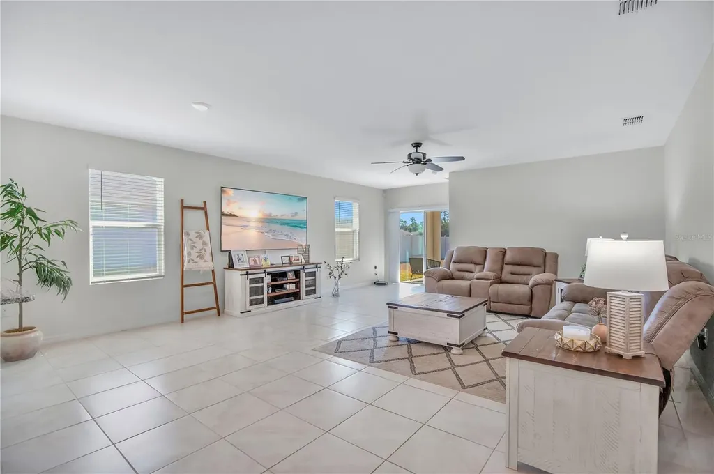 332 Nowell Loop Deland FL 32724