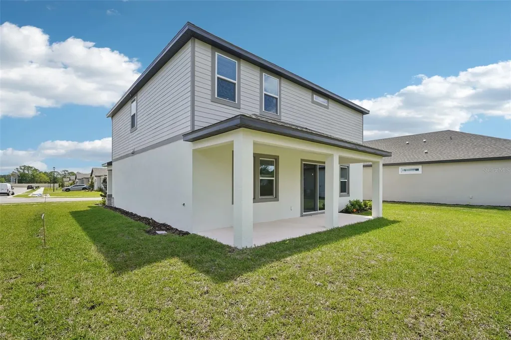 1129 British Circle Daytona Beach FL 32124