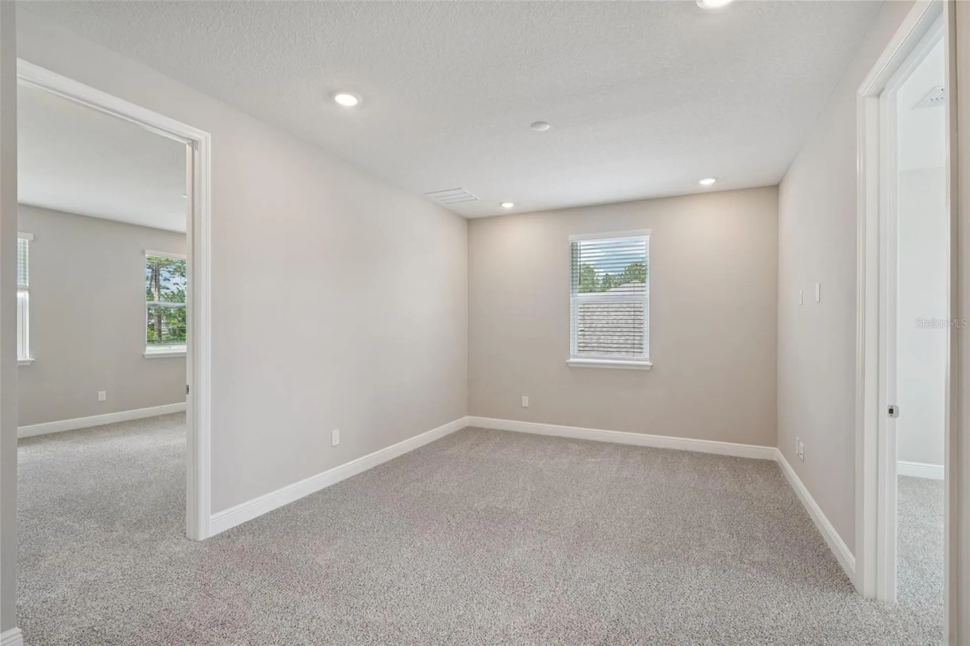 1129 British Circle Daytona Beach FL 32124