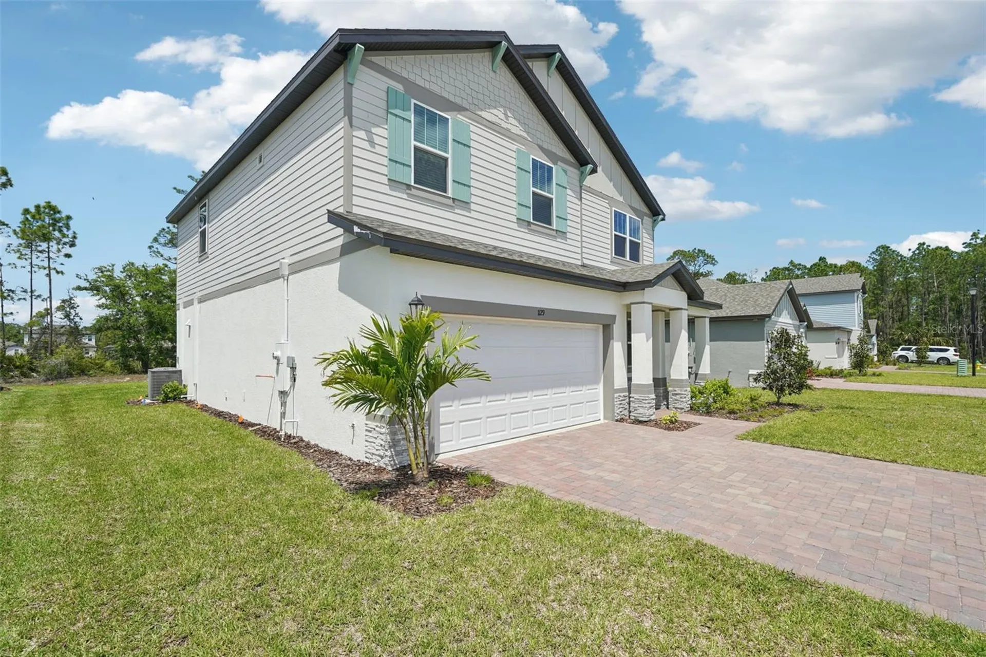 1129 British Circle Daytona Beach FL 32124
