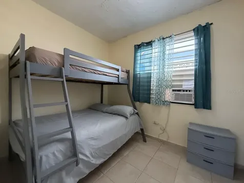 10 (70) Doctor. Vidal St. (pr-3) Punta Santiago PR 00741