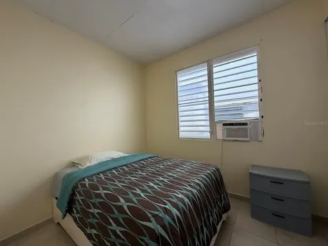 10 (70) Doctor. Vidal St. (pr-3) Punta Santiago PR 00741