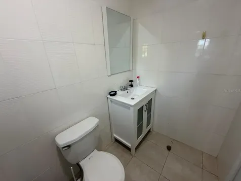 10 (70) Doctor. Vidal St. (pr-3) Punta Santiago PR 00741