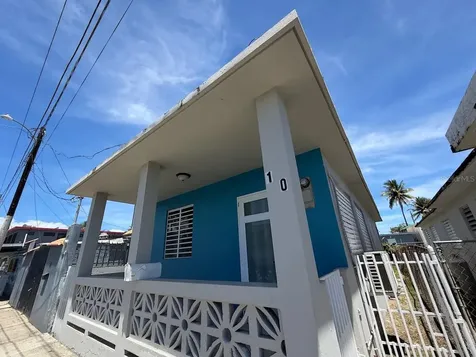 10 (70) Doctor. Vidal St. (pr-3) Punta Santiago PR 00741