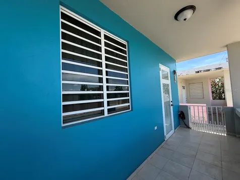 10 (70) Doctor. Vidal St. (pr-3) Punta Santiago PR 00741
