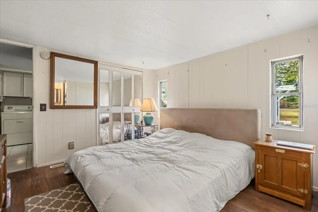 1960 Pinewood Lane Mount Dora FL 32757
