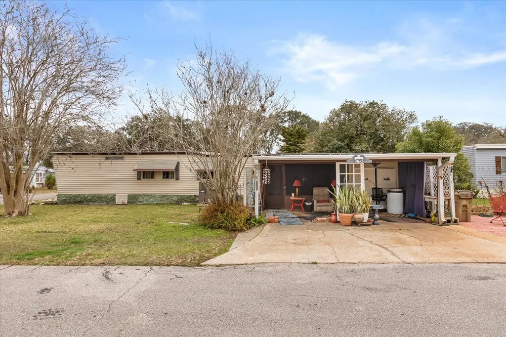 1960 Pinewood Lane Mount Dora FL 32757