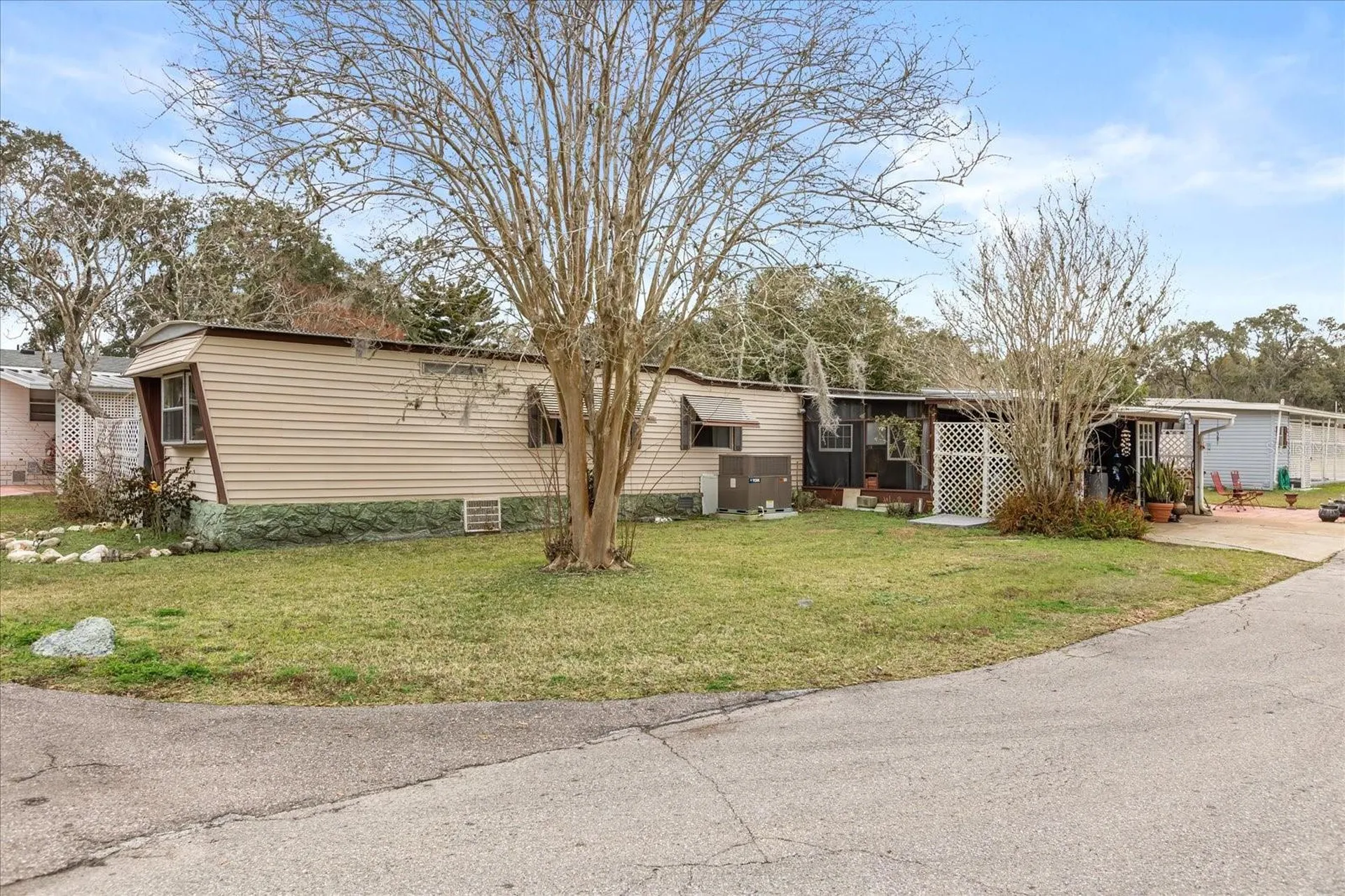 1960 Pinewood Lane Mount Dora FL 32757