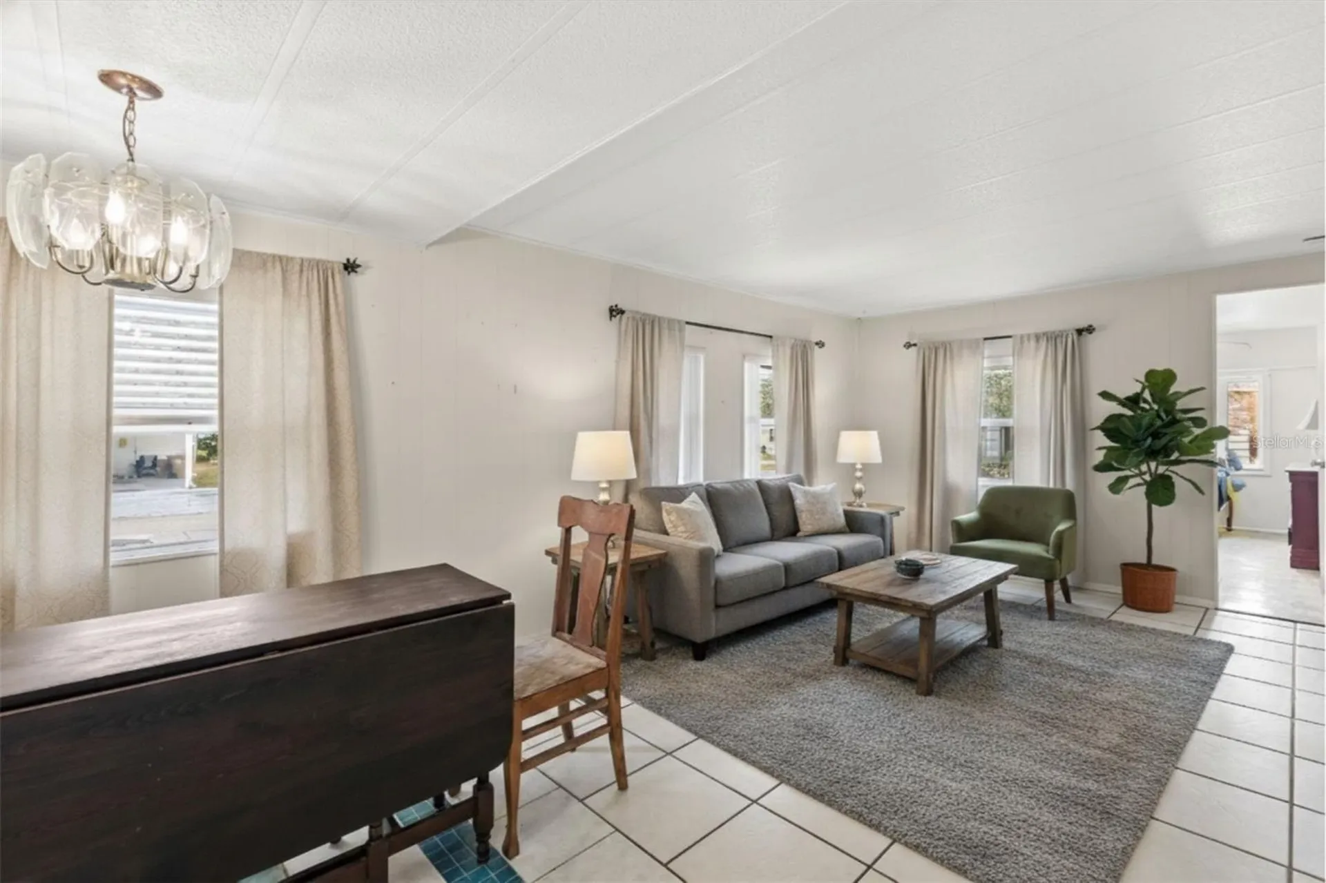 1960 Pinewood Lane Mount Dora FL 32757