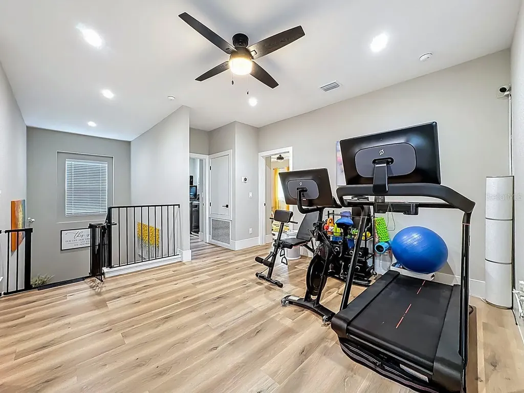 2720 S Shine Avenue Orlando FL 32806