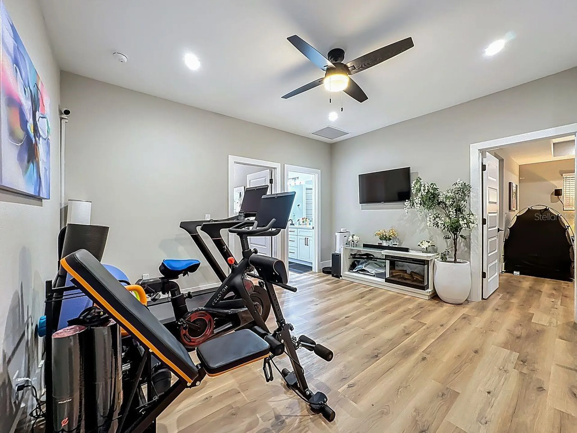 2720 S Shine Avenue Orlando FL 32806