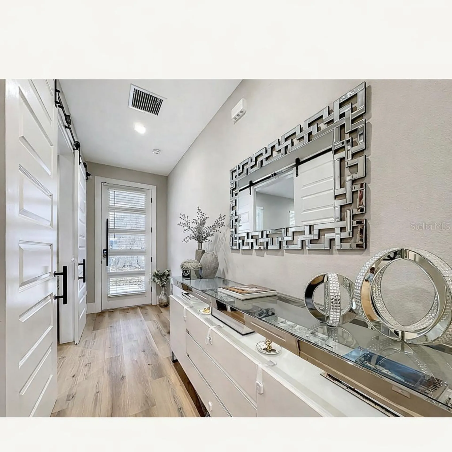 2720 S Shine Avenue Orlando FL 32806
