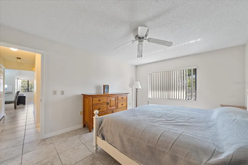 5654 Gardens Drive Sarasota FL 34243