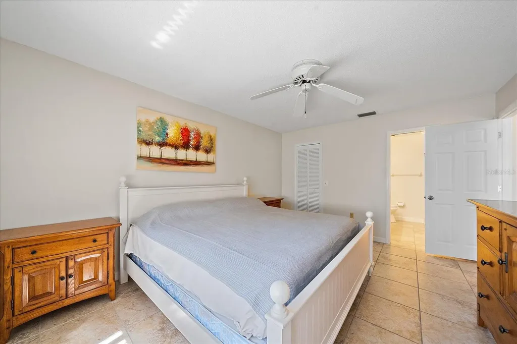 5654 Gardens Drive Sarasota FL 34243