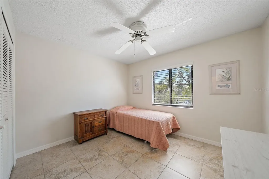 5654 Gardens Drive Sarasota FL 34243
