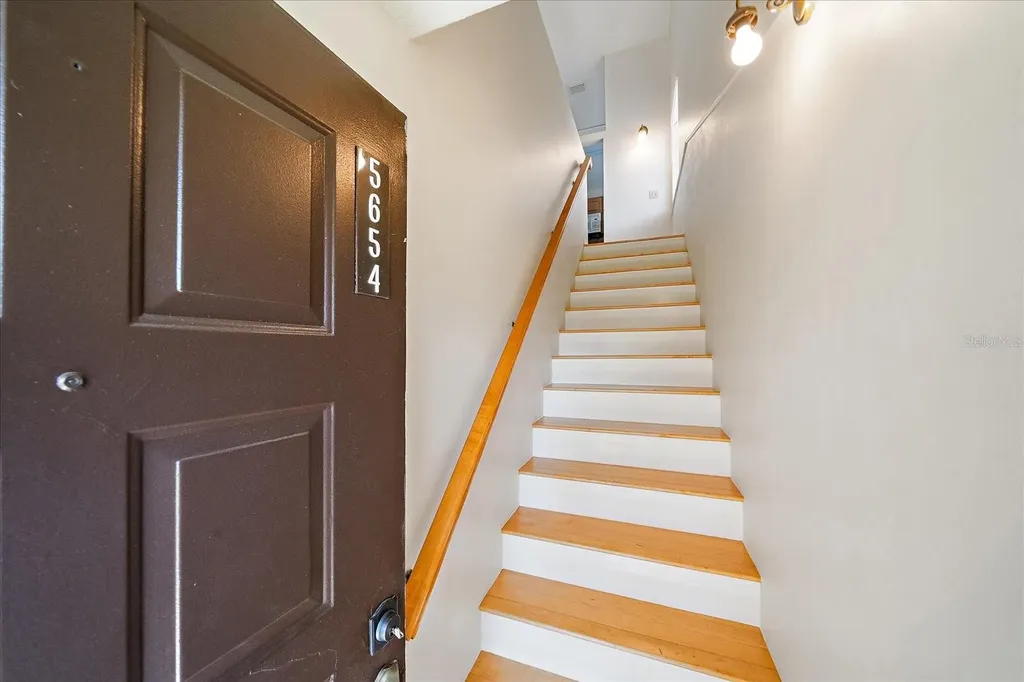 5654 Gardens Drive Sarasota FL 34243
