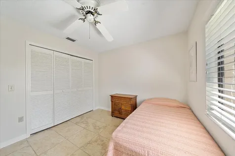 5654 Gardens Drive Sarasota FL 34243