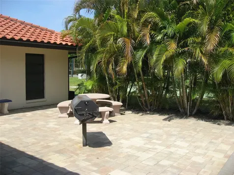 5654 Gardens Drive Sarasota FL 34243