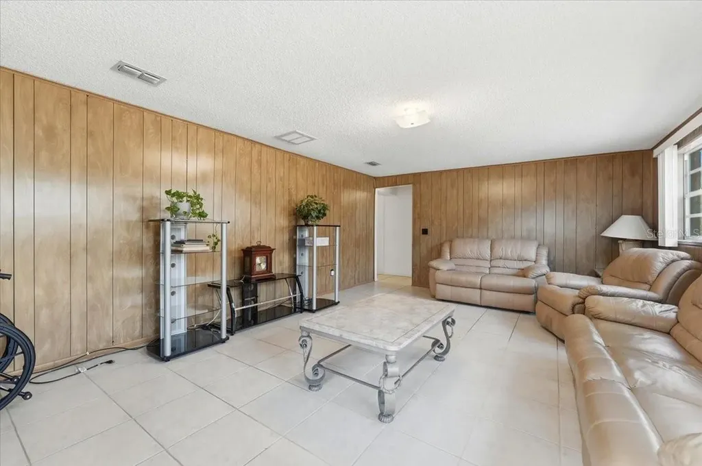 111 Sunset Drive E Winter Haven FL 33881
