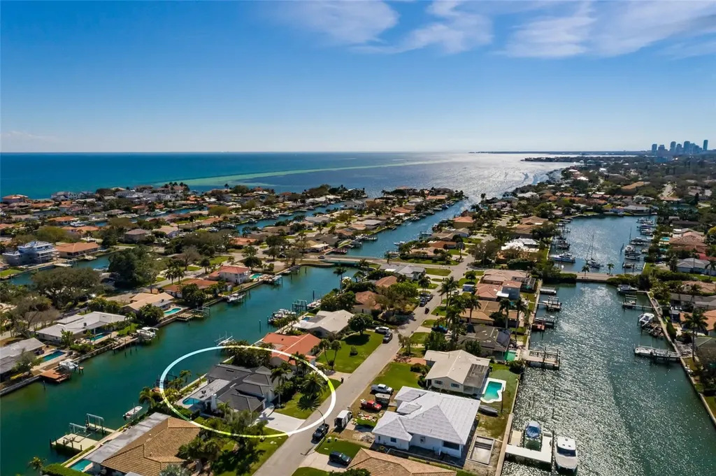 2032 Kansas Avenue NE St Petersburg FL 33703
